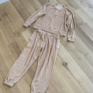 DONNI. Tan Lounge Set